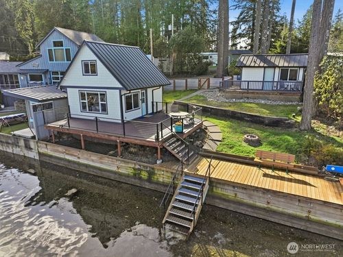 270 E Grapeview Point Rd, Allyn, WA, 98524-7738 | Card Image