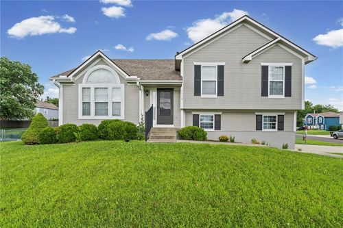 1113 Kent Dr, Belton, MO, 64012-3279 | Card Image