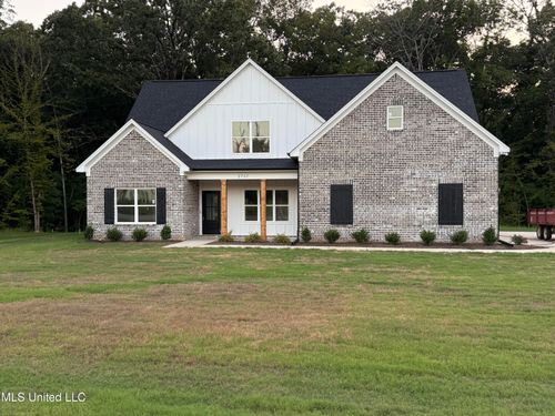 2737 Highwoods Dr, Byhalia, MS, 38611-1093 | Card Image