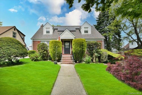 246-35 85th Rd, Bellerose, NY, 11426-2137 | Card Image