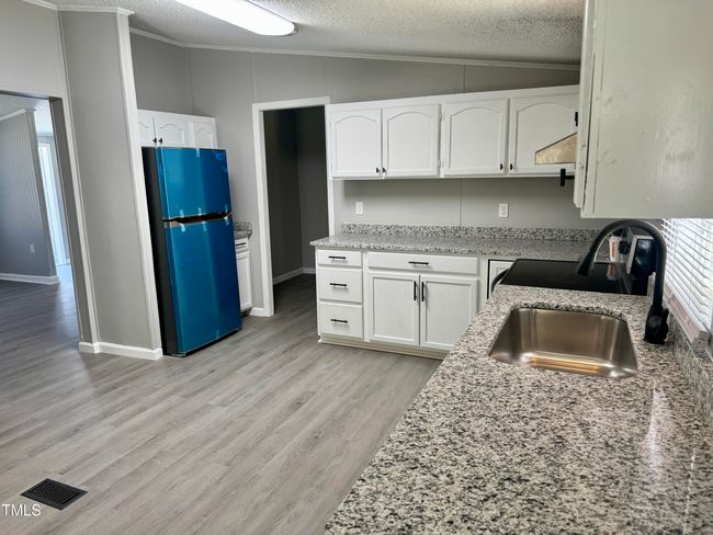 Kitchen | Image 6