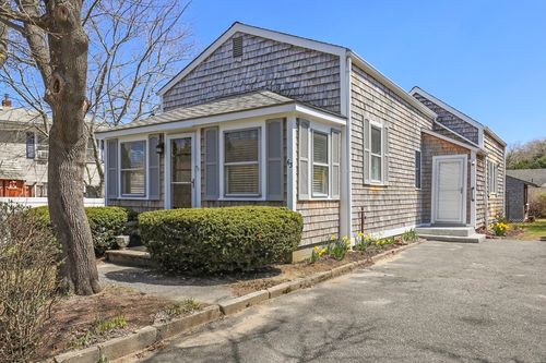 63 Adams St, Sagamore, MA, 02561-1202 | Card Image