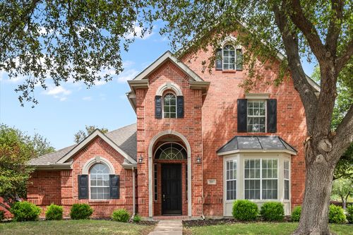 301 Andre Dr, Irving, TX, 75063-5347 | Card Image