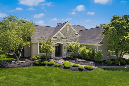 10561 Churchill Dr, Powell, OH, 43065-8629 | Card Image