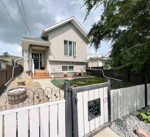 116 7 Avenue Sw, Drumheller, AB, T0J0Y6 | Card Image