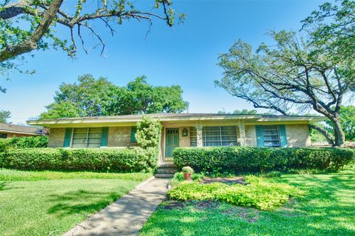 4901 Pine Ave, Waco, TX, 76710-1668 | Card Image