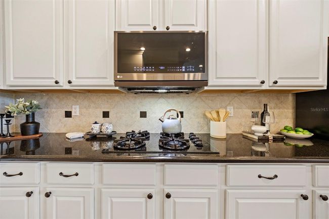 Lovely centrally located kitchen. | Image 20