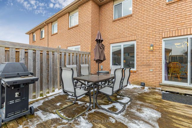 17 Michael Cres, House attached with 3 bedrooms, 2 bathrooms and 2 parking in Barrie ON | Image 24