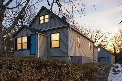 641 S Arlington Ave, Independence, MO, 64053-1601 | Card Image