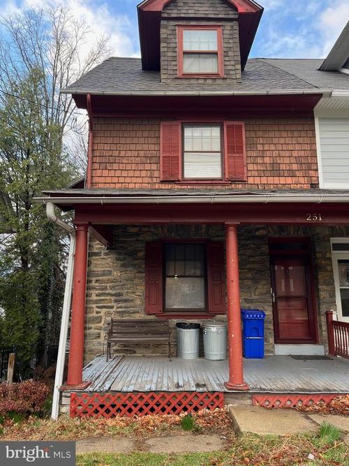 251 Washington Ln, JENKINTOWN, PA, 19046-3527 | Card Image