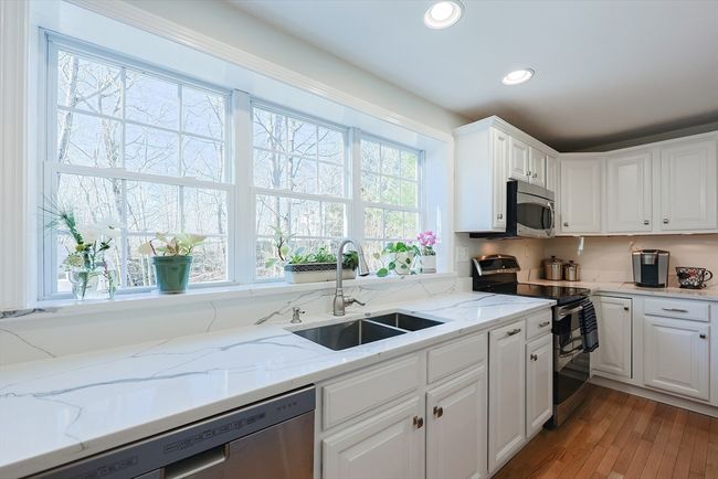 52 Quail Creek Rd, House other with 4 bedrooms, 3 bathrooms and 4 parking in North Attleboro MA | Image 9