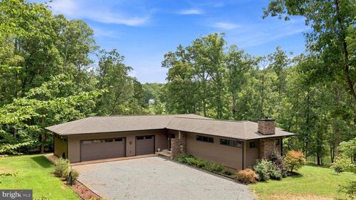 20492 Shore Dr, Orange, VA, 22960-4512 | Card Image