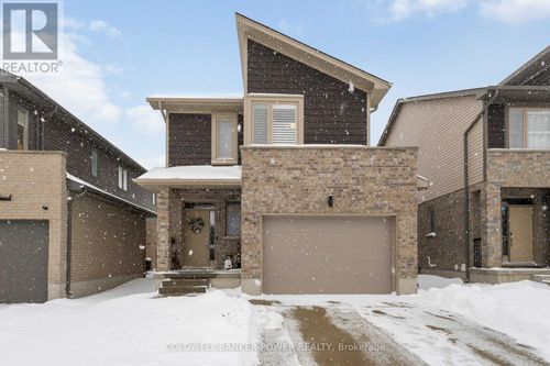 405 Edgevalley Rd, London, ON, N5V0C2 | Card Image