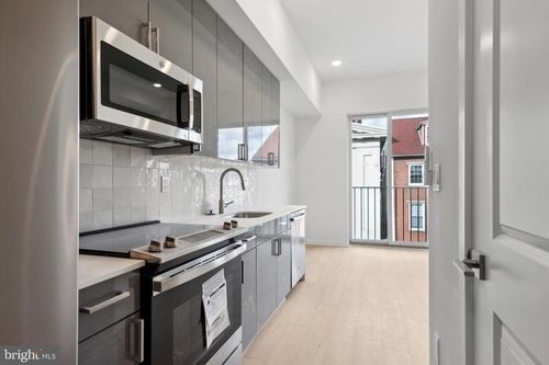 402-225 N 12th St, PHILADELPHIA, PA, 19107-1722 | Card Image
