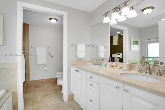 APT-1904 - 3400 Sw 27 Th Ave, Condo with 2 bedrooms, 3 bathrooms and null parking in Coconut Grove FL | Image 9