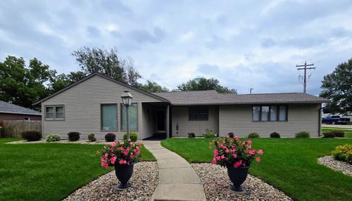 743 6th Ave Sw, Pipestone, MN, 56164-1026 | Card Image