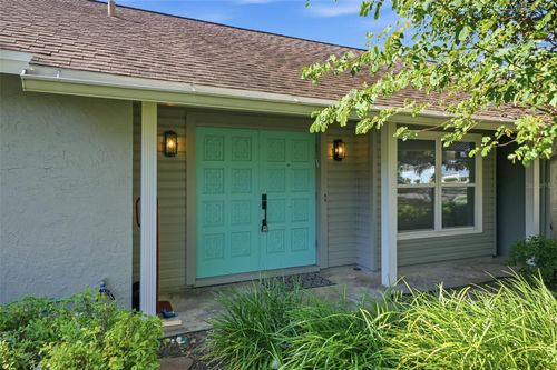 13536 Lake Magdalene Dr, TAMPA, FL, 33613-4130 | Card Image