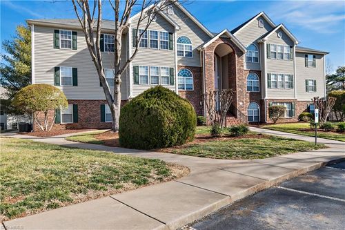 733 Scholastic Court, Winston Salem, NC, 27106 | Card Image