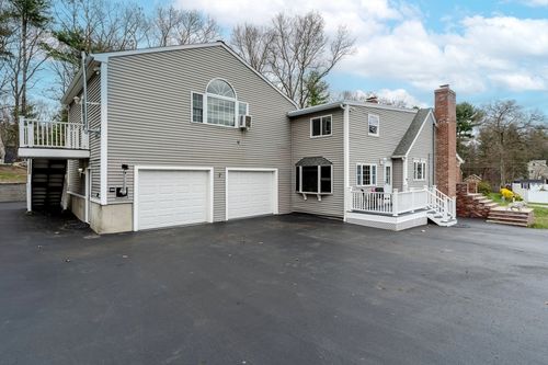 15 Grand St, Wilmington, MA, 01887-2627 | Card Image