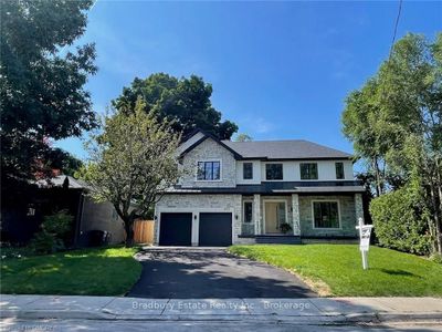 202 Queen St W, House other with 4 bedrooms, 5 bathrooms and 6 parking in Mississauga ON | Image 1