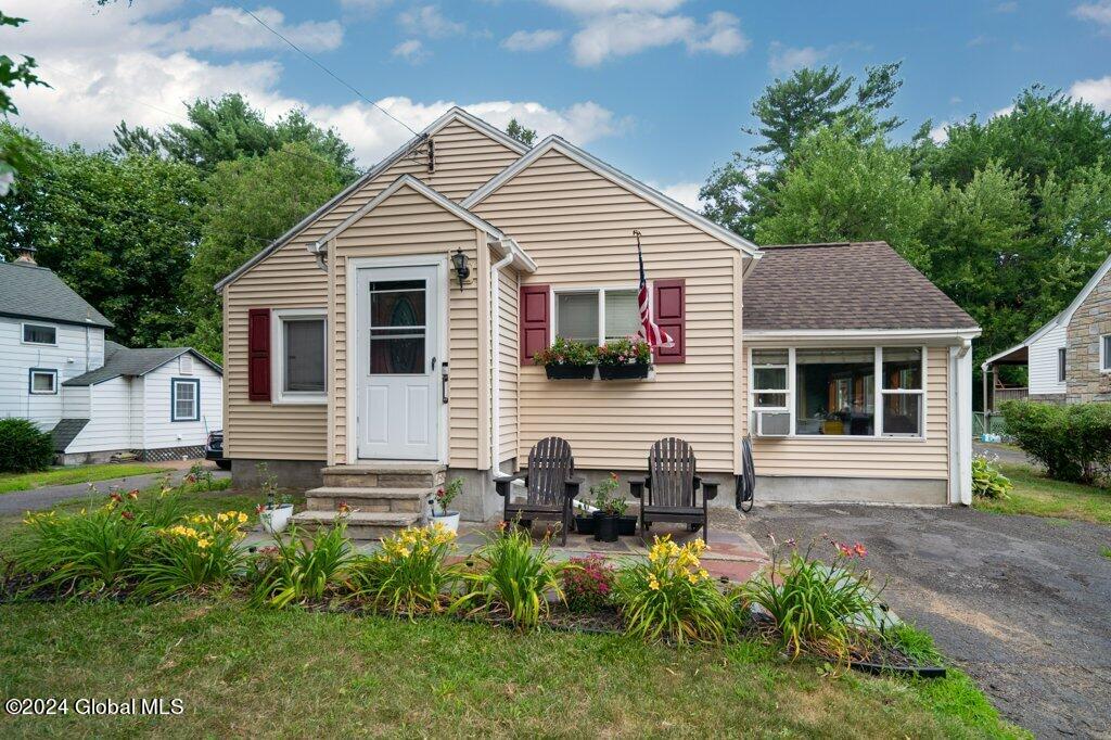 Schoolhouse Rd, Albany, NY 12203