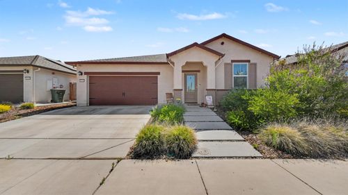 6518 Arena Way, Riverbank, CA, 95367-7003 | Card Image