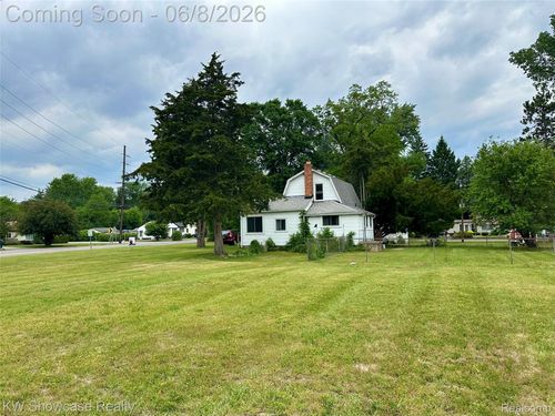 1634 S Commerce Rd, Walled Lake, MI, 48390-2404 | Card Image