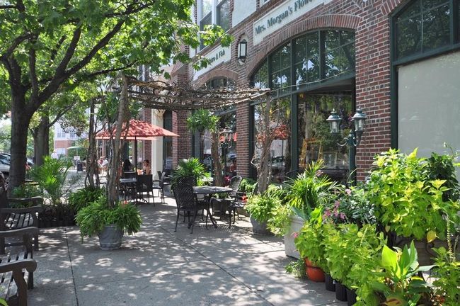 The village of Bronxville is located in the town of Eastchester. The village has shops, restaurants, banking, Post Office, grocery’s, deli’s, movie theater, coffee shops and Metro North train station with a 33 minute ride to Grand Central Station. | Image 33
