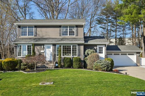 19 White Ter, Ramsey, NJ, 07446-1616 | Card Image