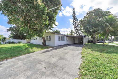 5710 Ne 2nd Ter, Oakland Park, FL, 33334-1704 | Card Image