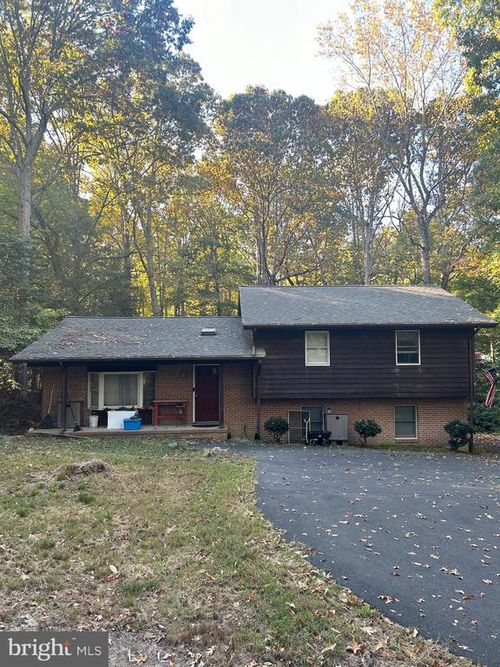 7402 Kings Hwy, KING GEORGE, VA, 22485-7049 | Card Image