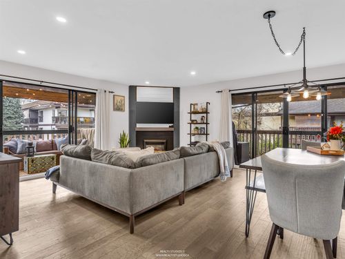 303-708 Eighth Ave, New Westminster, BC, V3M2R3 | Card Image