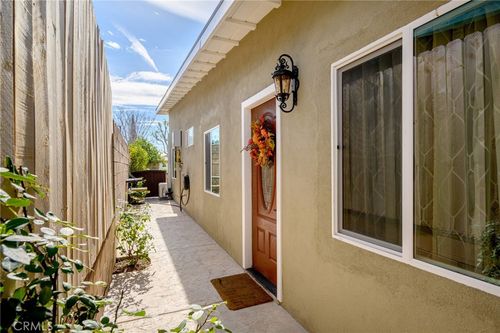 13988 Raven St, Sylmar, CA, 91342-4259 | Card Image