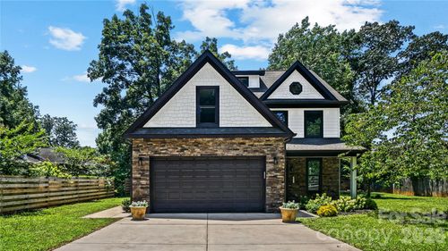 5511 Milhaven Ln, Charlotte, NC, 28269-2727 | Card Image