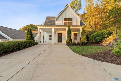 1733 Beirne Ave Ne, Huntsville, AL, 35801-2422 | Card Image