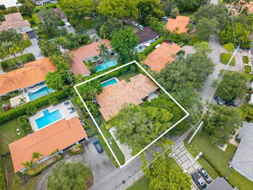 548 Vilabella Ave, Coral Gables, FL, 33146-1718 | Card Image