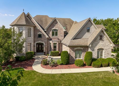 8964 Port Washington Dr, Frankfort, IL, 60423-1777 | Card Image