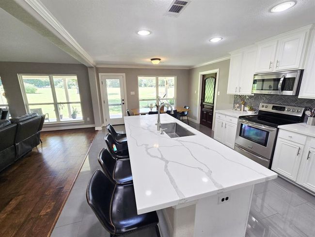 18354 Deerview Ln, Home with 3 bedrooms, 2 bathrooms and 2 parking in New Ulm TX | Image 10