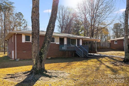 520 Old Wagy Rd, Forest City, NC, 28043-9475 | Card Image