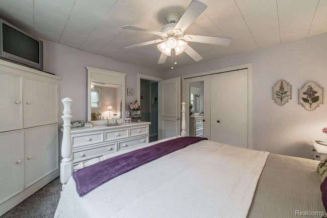 Tons of natural light with two double windows | Image 36