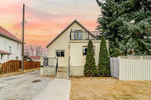 325 12 Street S, Lethbridge, AB, T1J2R3 | Card Image