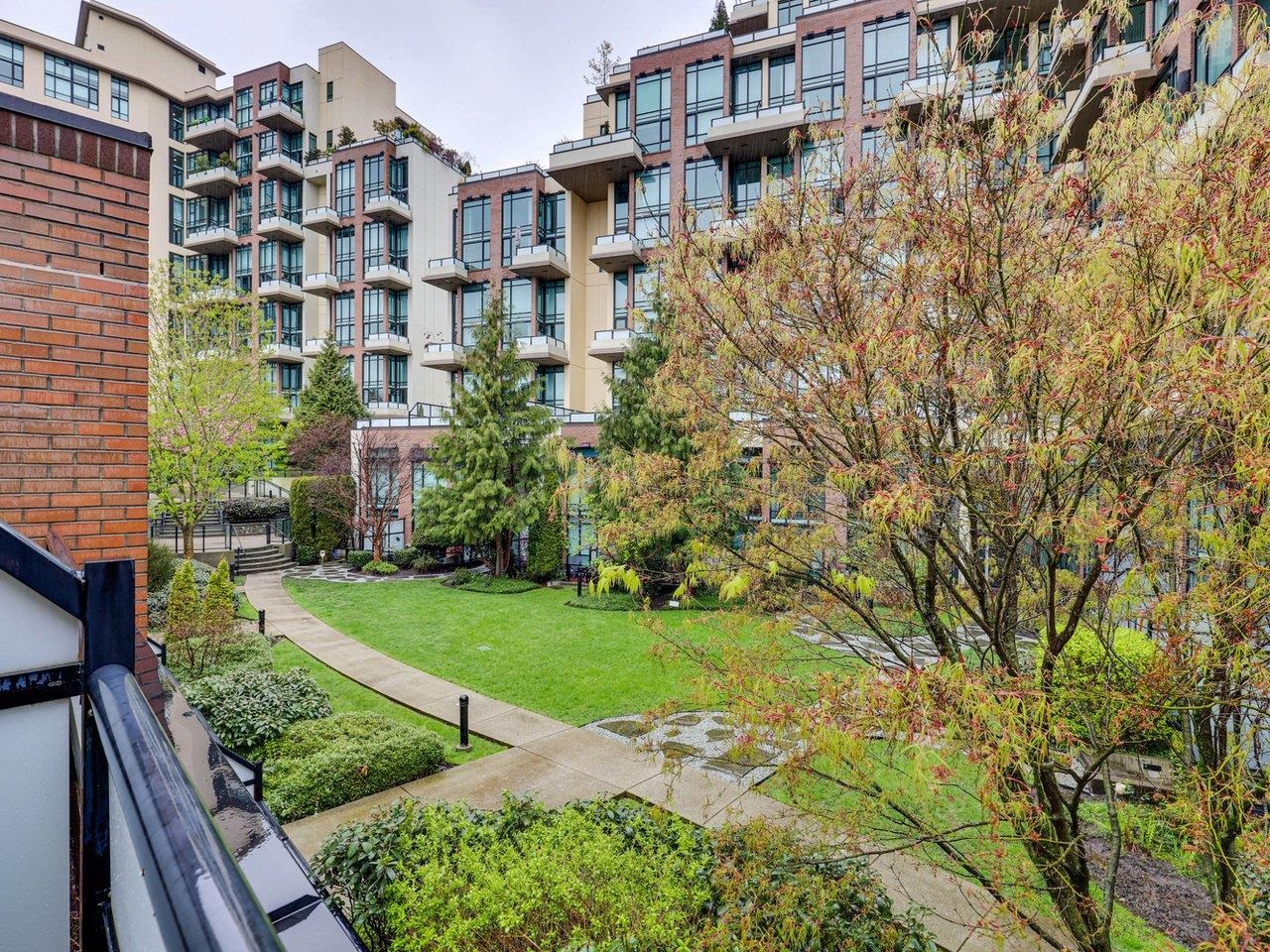 119 - 8 Renaissance Square, Townhouse with 3 bedrooms, 2 bathrooms and 2 parking in New Westminster BC | Image 23