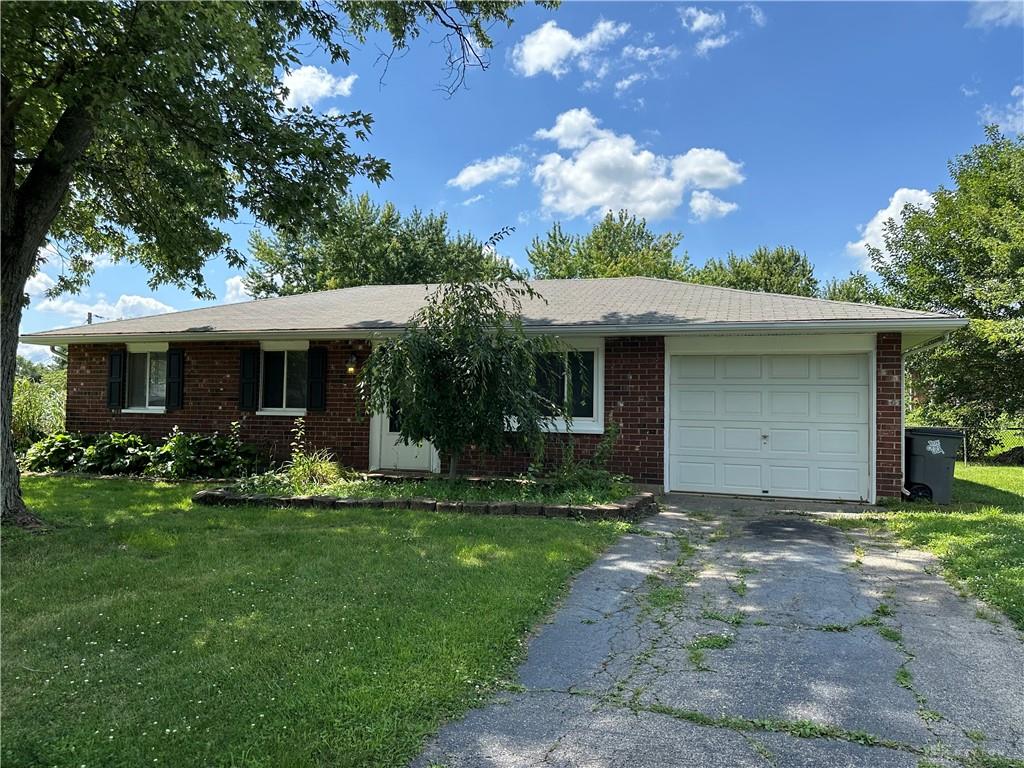 Saratoga Dr, Troy, OH 45373
