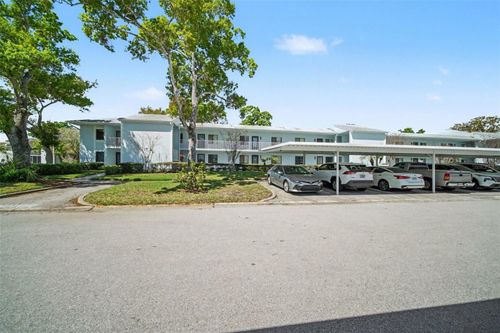 303-303 Martha Ln, OLDSMAR, FL, 34677-2212 | Card Image