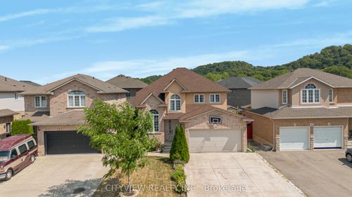 48 Nashville Cir, Hamilton, ON, L8G5H2 | Card Image