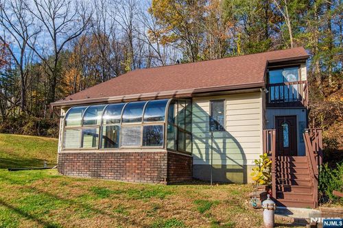 1867 County Rd 565, Glenwood, NJ, 07418-1008 | Card Image