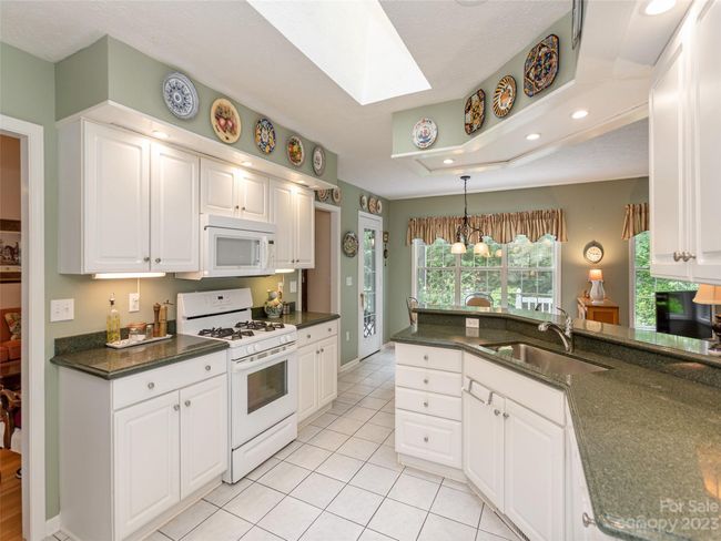 7 Pebble Beach Ct, House other with 3 bedrooms, 2 bathrooms and null parking in Etowah NC | Image 9