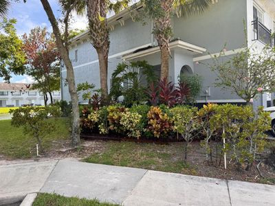 3494 Nw 14th Court, Townhouse with 2 bedrooms, 2 bathrooms and null parking in Lauderhill FL | Image 2