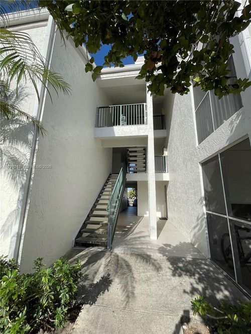 apt-114-5686 Rock Island Rd, Tamarac, FL, 33319-2889 | Card Image