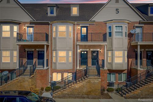 68-41582 Hamlet Ln, Novi, MI, 48375-1859 | Card Image